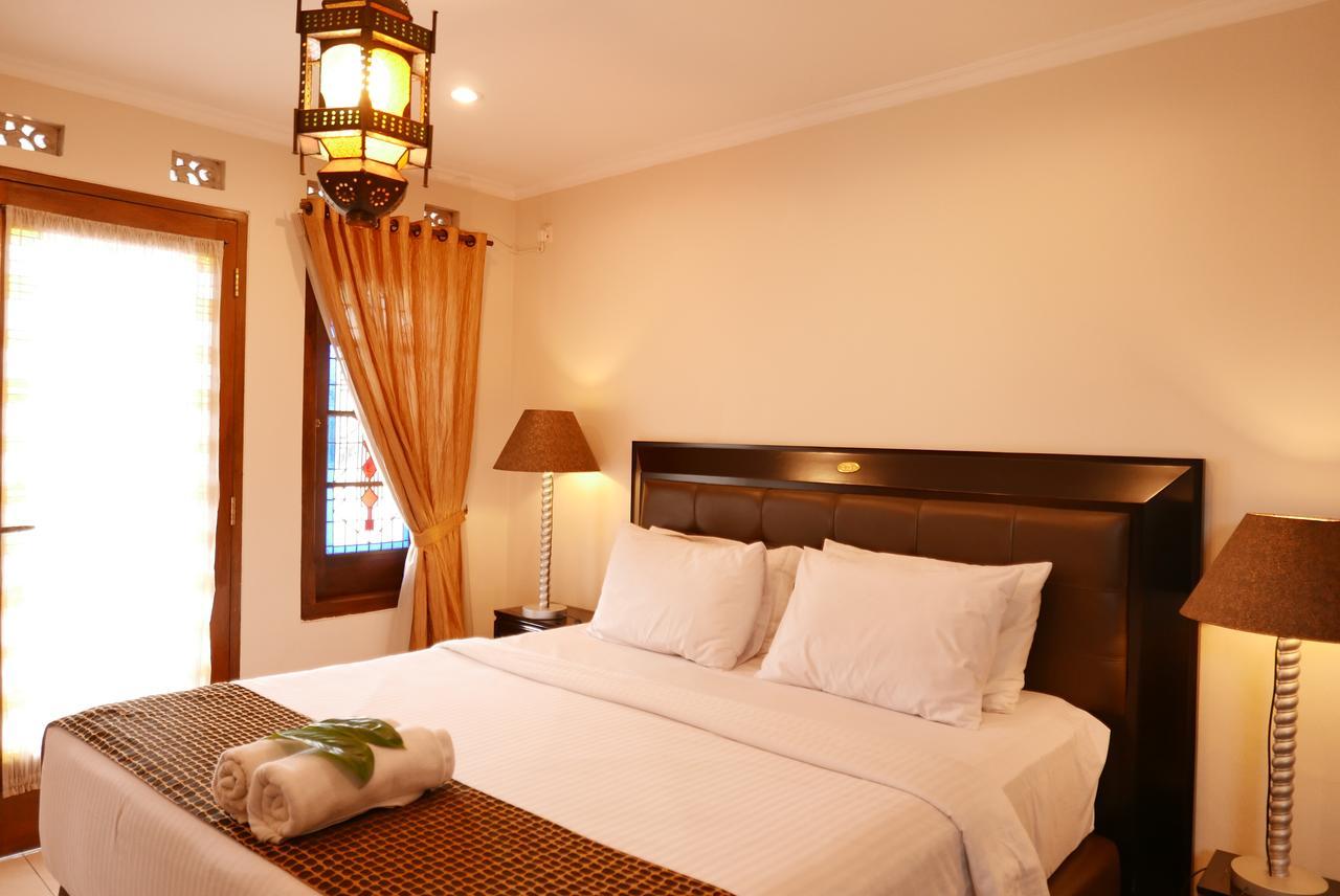 Ciwulan 36 Guest House Bandung Exteriör bild