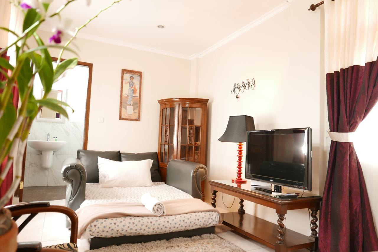 Ciwulan 36 Guest House Bandung Exteriör bild