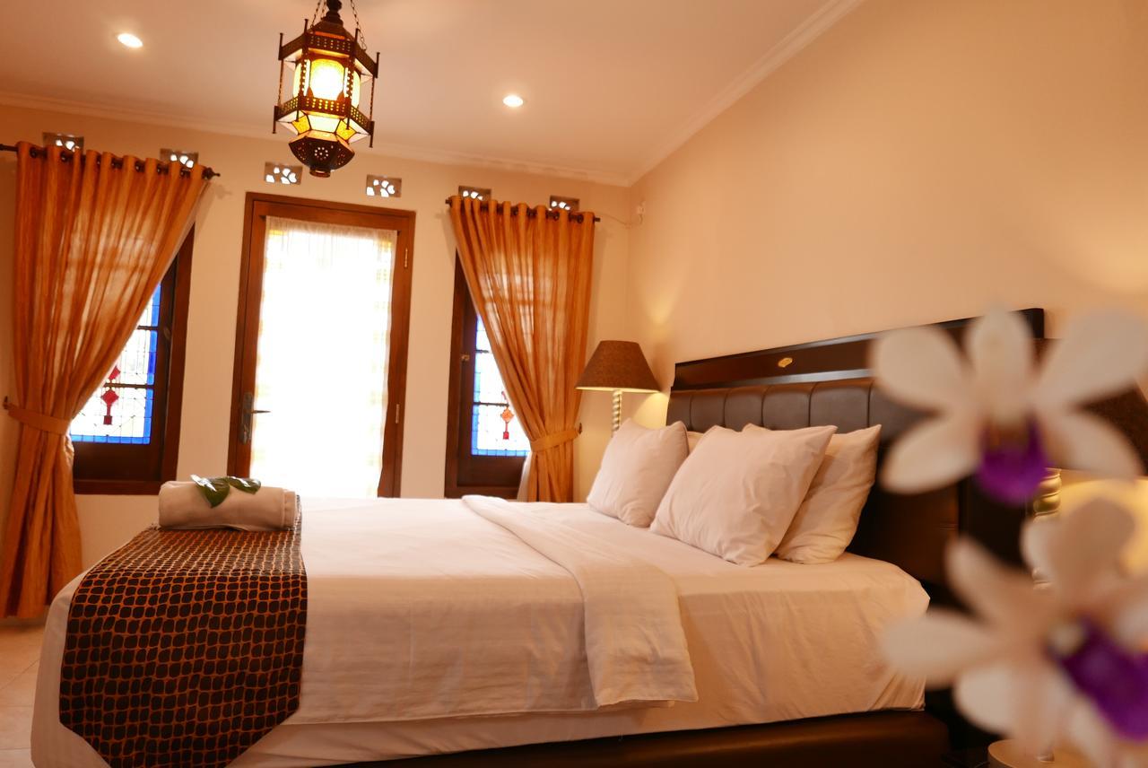 Ciwulan 36 Guest House Bandung Exteriör bild