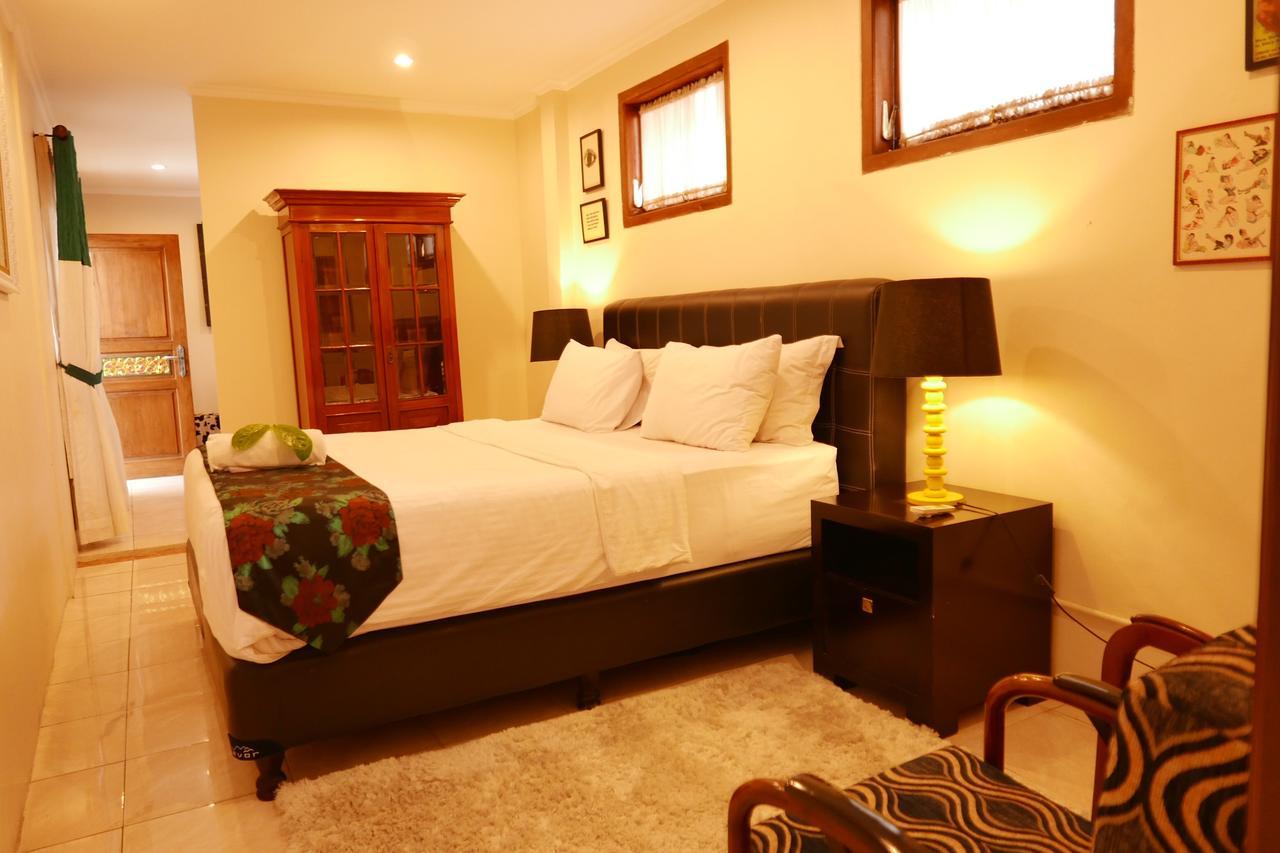 Ciwulan 36 Guest House Bandung Exteriör bild