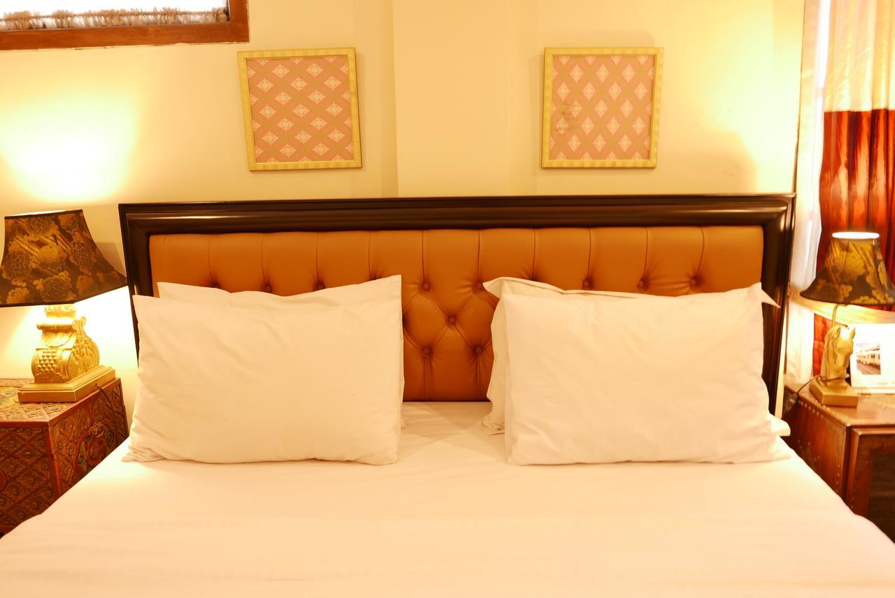 Ciwulan 36 Guest House Bandung Exteriör bild