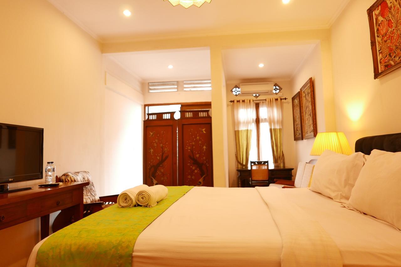 Ciwulan 36 Guest House Bandung Exteriör bild