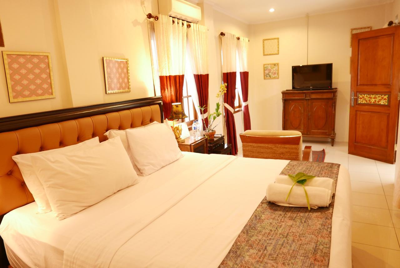 Ciwulan 36 Guest House Bandung Exteriör bild